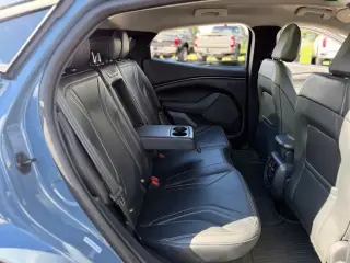 Ford Mustang Mach-E 2023 AWD Premium 4p SUV