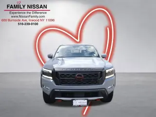Nissan Frontier 2023 4x4 PRO-4X 4p Cabaña Doble 5 pies de bastidor