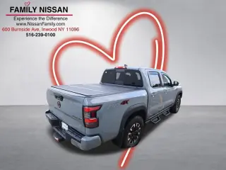 Nissan Frontier 2023 4x4 PRO-4X 4p Cabaña Doble 5 pies de bastidor