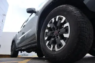 Nissan Frontier 2023 4x4 PRO-4X 4p Cabaña Doble 5 pies de bastidor
