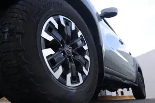 Nissan Frontier 2023 4x4 PRO-4X 4p Cabaña Doble 5 pies de bastidor