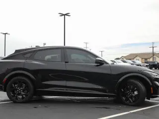 Ford Mustang Mach-E 2023 AWD Premium SUV 4p