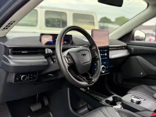 Ford Mustang Mach-E 2023 AWD Premium 4dr SUV