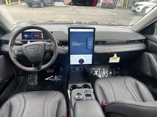 Ford Mustang Mach-E 2023 Premium 4dr SUV