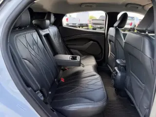 Ford Mustang Mach-E 2022 AWD Select 4dr SUV