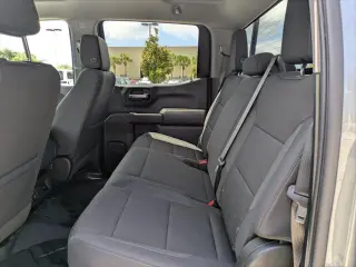 Chevrolet Silverado 1500 2025 4x2 Custom 4p Cab Camioneta 5.8 ft. SB