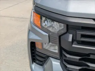 Chevrolet Silverado 1500 2025 4x2 Custom 4p Cab Camioneta 5.8 ft. SB