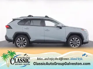 Toyota RAV4 2023 XLE Premium 4dr SUV