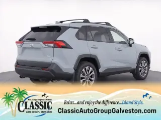 Toyota RAV4 2023 XLE Premium 4dr SUV