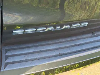 Cadillac Escalade ESV 2020 4x4 Luxury 4dr SUV