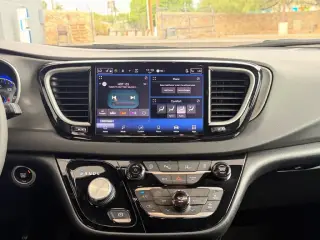 Chrysler Pacifica 2025 Select 4dr Mini-Van