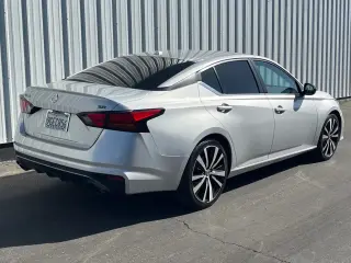Nissan Altima 2021 2.5 SR 4dr Sedan