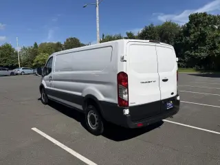 Ford Transit 2025 150 3dr SWB Techo Bajo Furgón de Carga