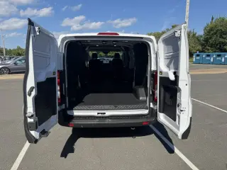 Ford Transit 2025 150 3dr SWB Techo Bajo Furgón de Carga