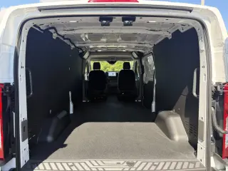 Ford Transit 2025 150 3dr SWB Techo Bajo Furgón de Carga