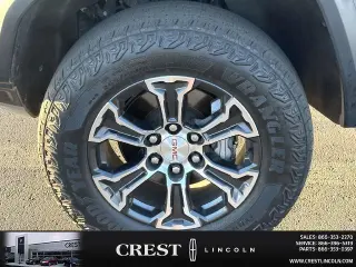 GMC Canyon 2023 4x4 AT4 4p Crew Cab 5 ft. SB