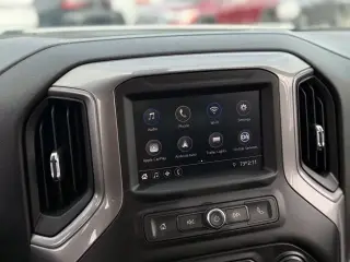 Chevrolet Silverado 1500 2020 4x4 Custom 4p Doble Cab 6.6 ft. CB