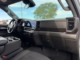 Chevrolet Silverado 1500 2024 4x4 LT 4dr Crew Cab 5.8 ft. SB con 2FL