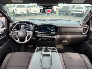 Chevrolet Silverado 1500 2024 4x4 LT 4dr Crew Cab 5.8 ft. SB con 2FL