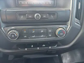 Chevrolet Silverado 2500HD 2018 4x4 Camion de trabajo 4p Cabina de tripulacion SB