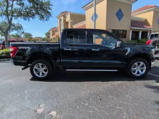 Ford F-150 2022 4x4 Lariat 4dr SuperCrew 5.5 ft. SB