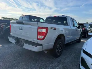 Ford F-150 2022 4x2 XL 4dr SuperCab 6.5 ft. SB