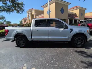 Ford F-150 2023 4x4 XLT 4p SuperCrew 5.5 ft. CB