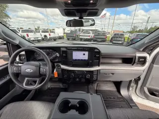 Ford F-350 Super Duty 2024 4x4 XL 2dr Cab Estándar 8 pies. LB SRW Pickup