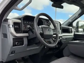 Ford F-350 Super Duty 2024 4x4 XL 2dr Cab Estándar 8 pies. LB SRW Pickup