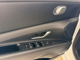 Hyundai ELANTRA Hybrid 2025 Azul Sedán 4 puertas