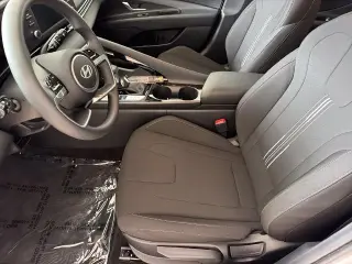 Hyundai ELANTRA Hybrid 2025 Azul Sedán 4 puertas