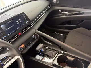 Hyundai ELANTRA Hybrid 2025 Azul Sedán 4 puertas