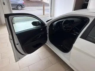 Hyundai ELANTRA Hybrid 2025 Azul Sedán 4 puertas