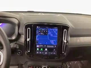 Volvo XC40 2024 AWD B5 Plus Dark Theme 4dr SUV