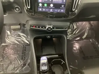 Volvo XC40 2024 AWD B5 Plus Dark Theme 4dr SUV