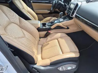 Porsche Cayenne 2014 con transmisión automática integral Platinum 4dr SUV