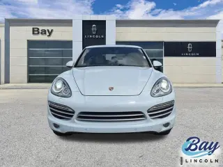 Porsche Cayenne 2014 con transmisión automática integral Platinum 4dr SUV