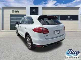 Porsche Cayenne 2014 con transmisión automática integral Platinum 4dr SUV