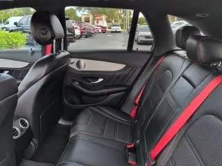 Mercedes-Benz GLC 2021 con tracción en las cuatro ruedas AWD AMG GLC 43 4MATIC de cuatro puertas SUV
