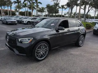 Mercedes-Benz GLC 2021 con tracción en las cuatro ruedas AWD AMG GLC 43 4MATIC de cuatro puertas SUV