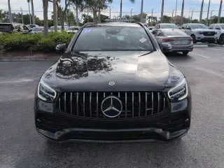 Mercedes-Benz GLC 2021 con tracción en las cuatro ruedas AWD AMG GLC 43 4MATIC de cuatro puertas SUV