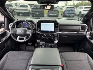 Ford F-150 2023 4x4 XLT 4dr SuperCrew con cabina de 6.5 pies de largo SB