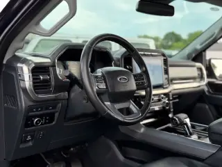 Ford F-150 2023 4x4 Lariat 4dr SuperCrew 5.5 ft. SB