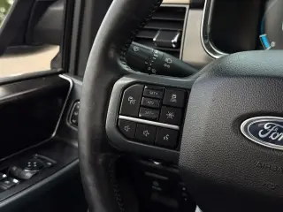 Ford F-150 2023 4x4 Lariat 4dr SuperCrew 5.5 ft. SB