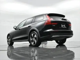 Volvo V60 Cross Country 2024 AWD B5 Plus 4dr Wagon