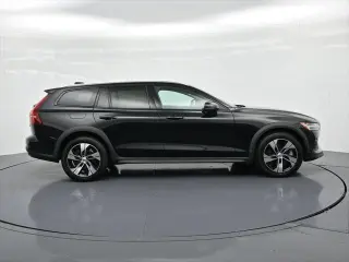 Volvo V60 Cross Country 2024 AWD B5 Plus 4dr Wagon