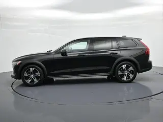 Volvo V60 Cross Country 2024 AWD B5 Plus 4dr Wagon