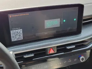 Vehículo Kia K5 2025 con motor 4 puertas sedán