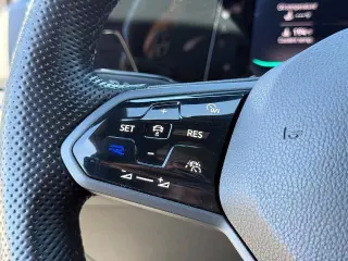 Volkswagen Golf R 2022 con tracción en las fouraz 4Motion 4 puertas Hatchback 6 cilindros