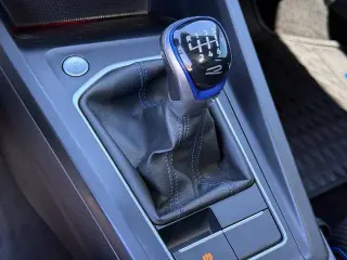 Volkswagen Golf R 2022 con tracción en las fouraz 4Motion 4 puertas Hatchback 6 cilindros